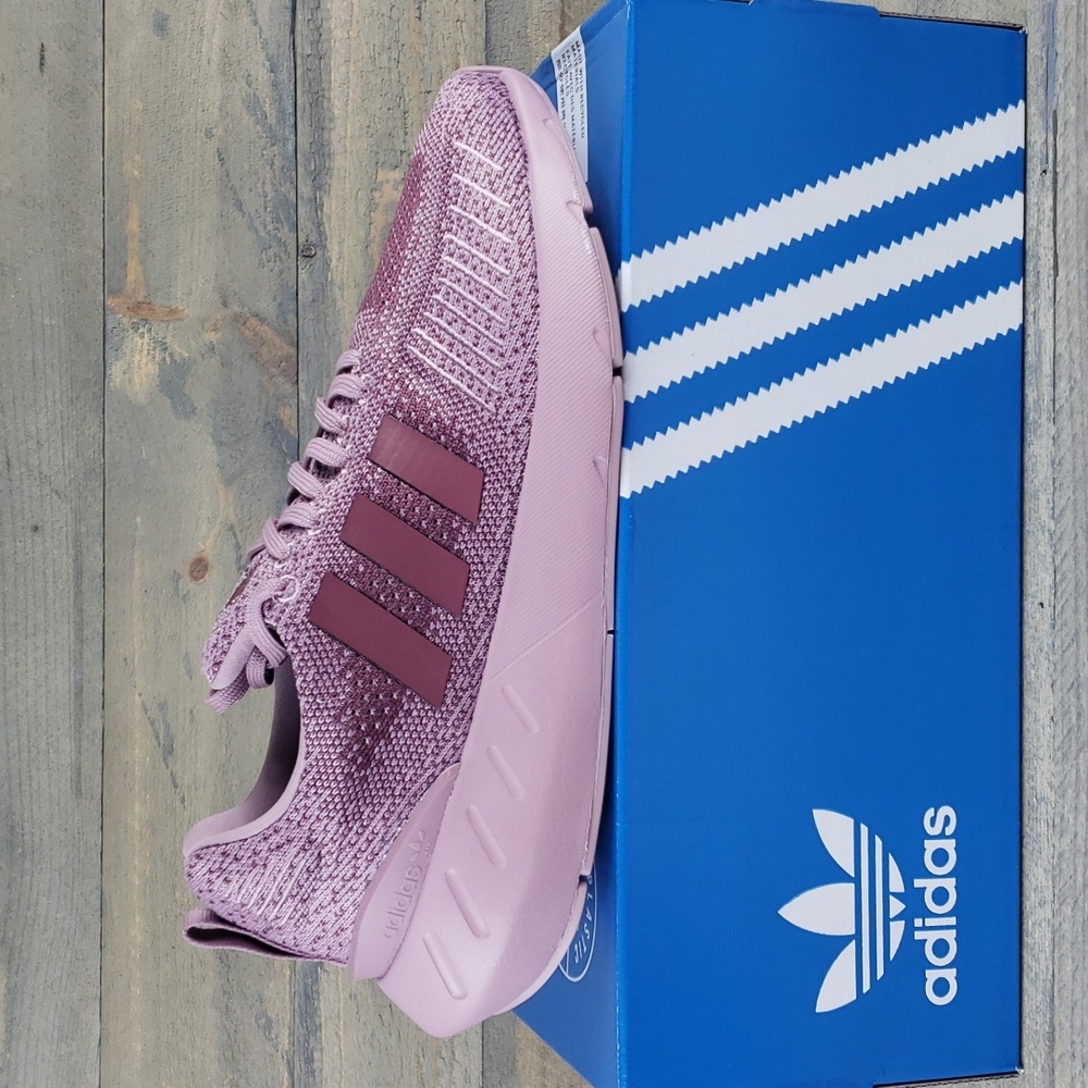 adidas Swift Run 22 Originals Women's Running/Everyday  Shoes